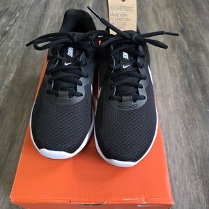 Nike Womens Revolution 6 Black Athletic Sneakers